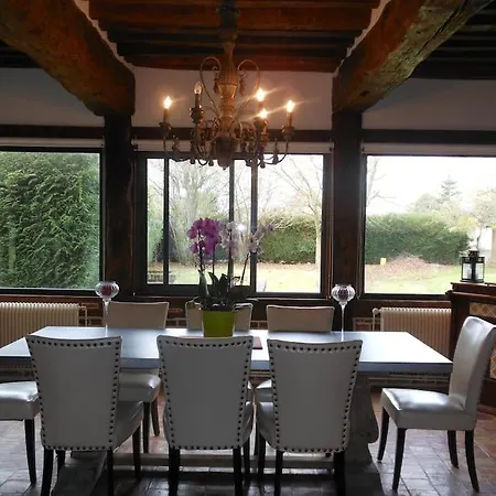Belle Demeure Normande Dans Son Ecrin De Verdure. Holiday home *